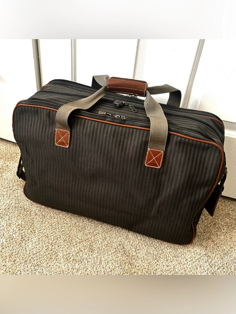 Elegant VTG Ricardo Beverly Hills Carry-on Weekender Travel Bag Gray/Tan
